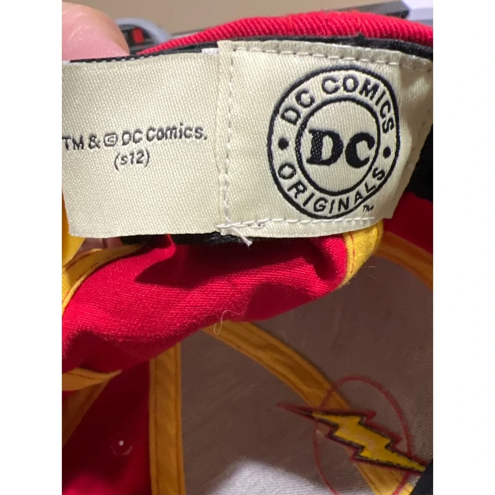 DC Comics Originals The Flash Kids Snapback Hat Red Black Comic Print Brim Cap
